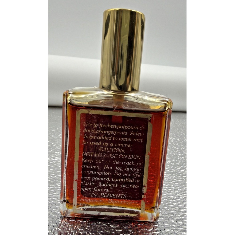 Olio Inc Vanilla Melange Antique Designs Vintage 2 oz Refresher Oil - Picture 2 of 7